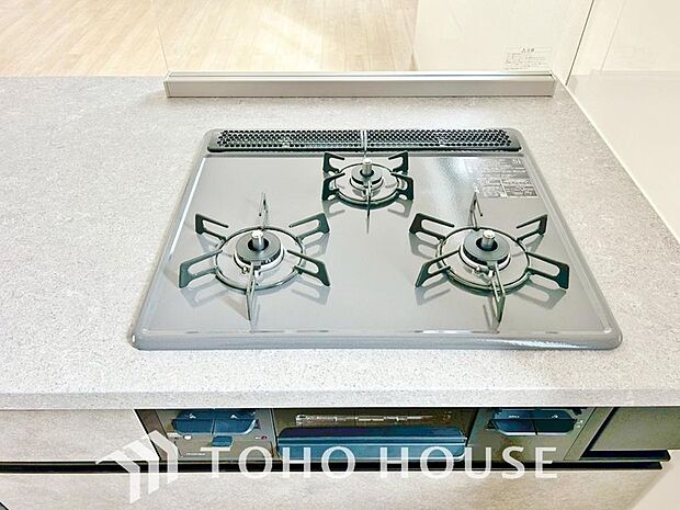 毎日料理をする、料理が好き、家族が多くて量を作る必要がある、等の方々にとっては必須の3口コンロ。