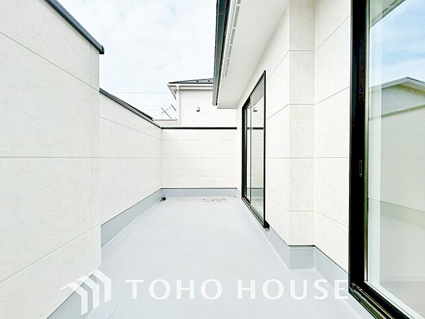 太陽に愛された邸は、陽当り、通風に優れた魅力的で快適さを追求した邸宅です。