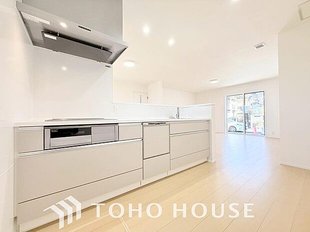 お料理の上手な方が独壇場でお料理の腕を披露するスタイルに向いているキッチンです。