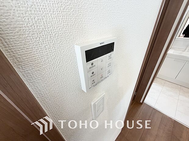 スイッチ1つで一定量の湯を浴槽に張ったり、保温や追い焚きをすることができる機能は何かと便利。