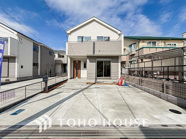 マンションとは違う敷地内駐車。ご主人様のお車のお手入れにも気合が入りますね。