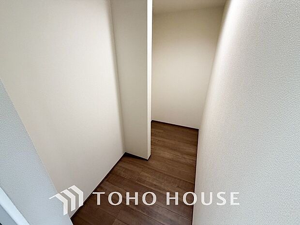 少しでも空いているスペースを収納にすることで、無駄のない空間を演出しております。