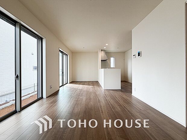 造りこんだ空間演出の妙が生み出す光と質のハーモニーはこの住宅のクオリティの良さを実感させてくれます。