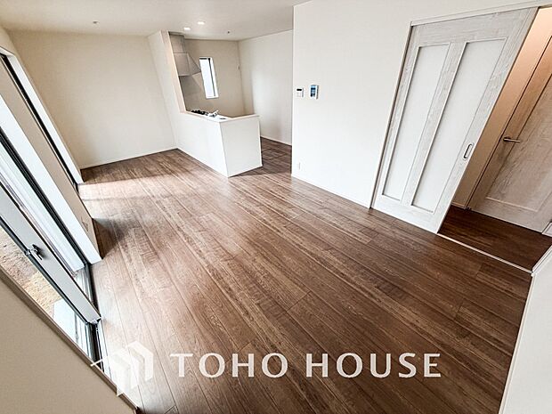 家は、ただ生活する場ではなく、笑顔の毎日、安らぎの日々のために、暮らしを愉しく、快適にする場所。