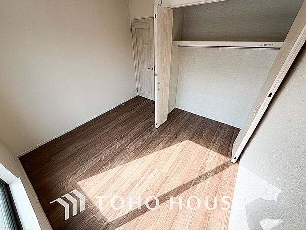 生活感を感じない空間では落ち着く事はできません。絶妙な雰囲気、配色、素材感を意識してコーディネート。