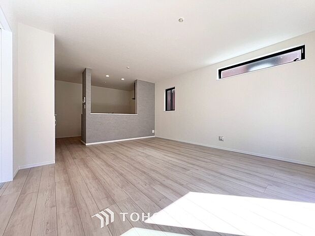 造りこんだ空間演出の妙が生み出す光と質のハーモニーはこの住宅のクオリティの良さを実感させてくれます。