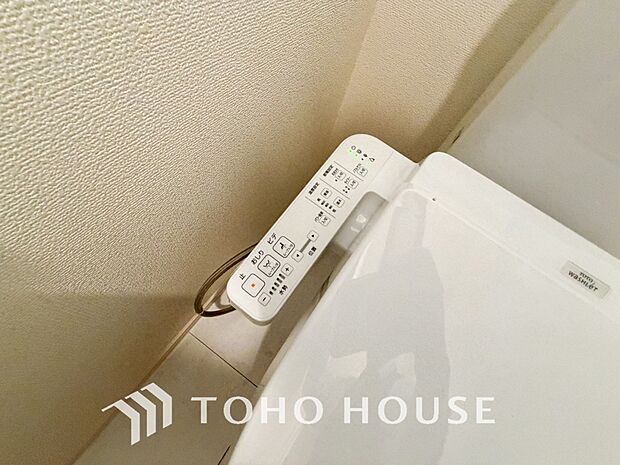 日本を訪れた外国の方で「使ってみて驚いた」と仰る方の多い、ウォシュレット。おしりを優しく洗ってくれるだけではなく、パワー脱臭機能なども備え、快適な空間を創出する機能もございます。