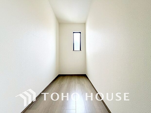 少しでも空いているスペースを収納にすることで、無駄のない空間を演出しております。