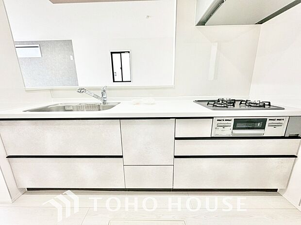 広々キッチンを採用。みんなで作った料理を召し上がりながらの会話は、どのような物になるのでしょうか。