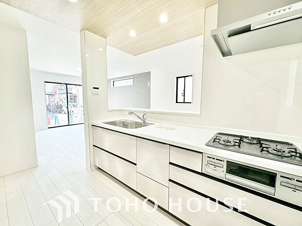 お料理の上手な方が、独壇場でお料理の腕を披露するスタイルに向いているキッチンです。