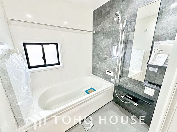 心地よいバスタイムを演出する浴室はゆとりあるサイズを採用。