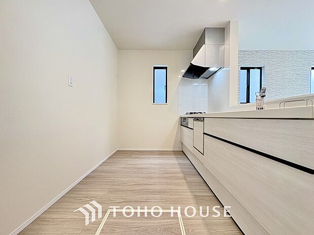 広々キッチンを採用。みんなで作った料理を召し上がりながらの会話は、どのような物になるのでしょうか。