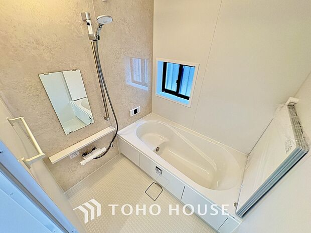 心地よいバスタイムを演出する浴室はゆとりあるサイズを採用。