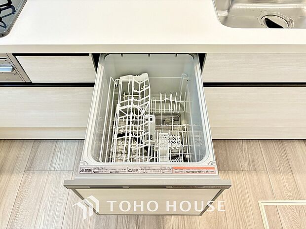 食洗機は家事の時間を短くできることがメリット。ビルトインタイプはキッチンをすっきりとみせてくれます。