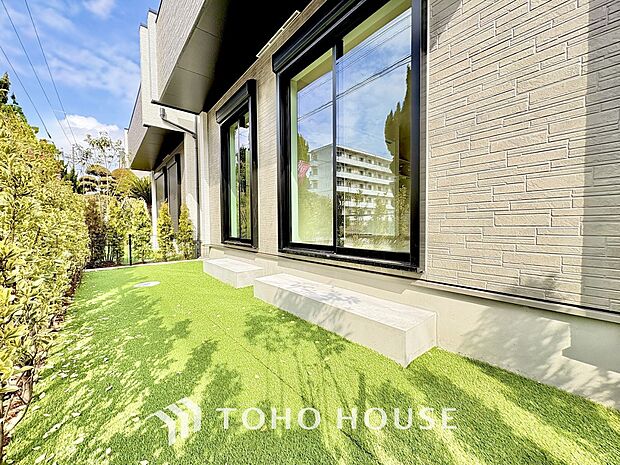 日当たりも良く、家庭菜園や植栽を育てるのに適したお庭はこれからの生活に緑という癒しを与えてくれます。