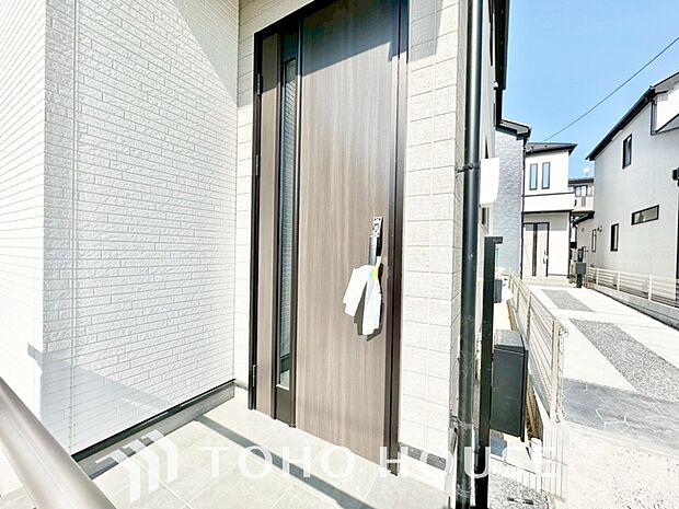 ゲストを招き、家族を迎える玄関は、ディスプレイや照明にこだわってみてはいかがでしょうか。