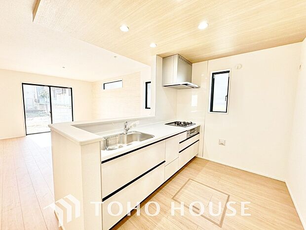 お料理の上手な方が、独壇場でお料理の腕を披露するスタイルに向いているキッチンです。