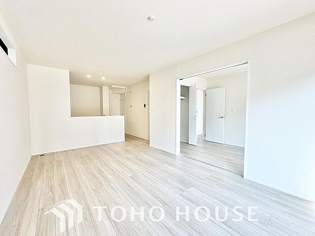 造りこんだ空間演出の妙が生み出す光と質のハーモニーはこの住宅のクオリティの良さを実感させてくれます。