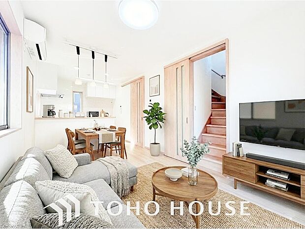 爽やかな通風と採光を存分に感じる事が出来る空間です。家具・家電はCGです。