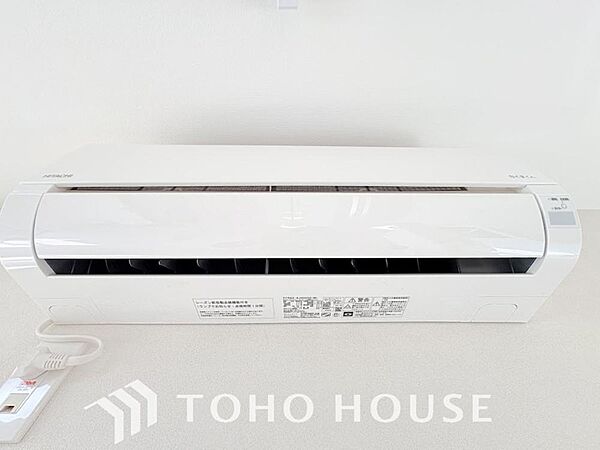エアコンは空気を汚さず場所も取らないので、お部屋を広く使えます。設置工事などの初期費用がカットできるのは嬉しいですね。