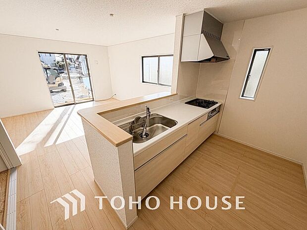 ホワイトナチュラルのテイストが、自然体で過ごせる心地良さ生み出しています。