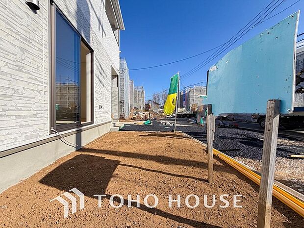 四季折々の変化を楽しめる心地よい場所。時間の経過と共に味わいが出る素敵な空間へ。