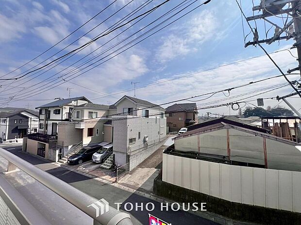 豊かな陽光に照らしだされる素敵な空間。季節を問わず華やいだ素敵な風景をお楽しみいただけます。