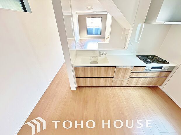 白を基調とした室内は、明るい住空間を造り出すだけでなく、清潔感をもたらしてくれます。