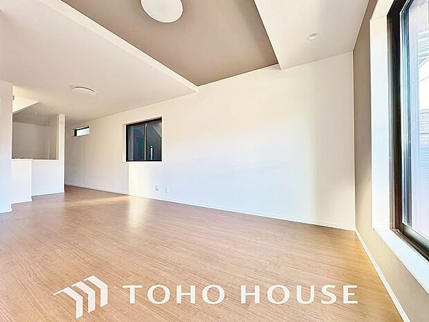 朝は爽やかな日差しを浴びながら、家族みんなでおいしい朝食。昼下がりにはのんびりと過ごすひと時。