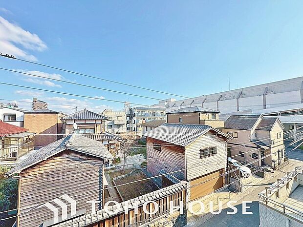 豊かな陽光に照らしだされる素敵な空間。季節を問わず華やいだ素敵な風景をお楽しみいただけます。