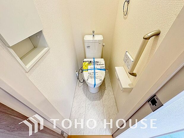 清潔な空間であって頂けますように、目に留まるだけではなく汚れをふき取り易いフロアと壁紙をチョイス。