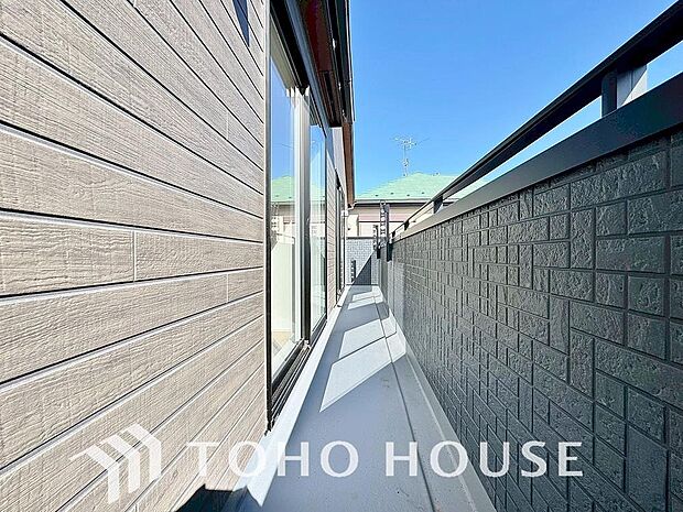 太陽に愛された邸は、陽当り、通風に優れた魅力的で快適さを追求した邸宅です。