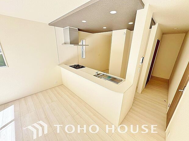 お料理の上手な方が、独壇場でお料理の腕を披露するスタイルに向いているキッチンです。