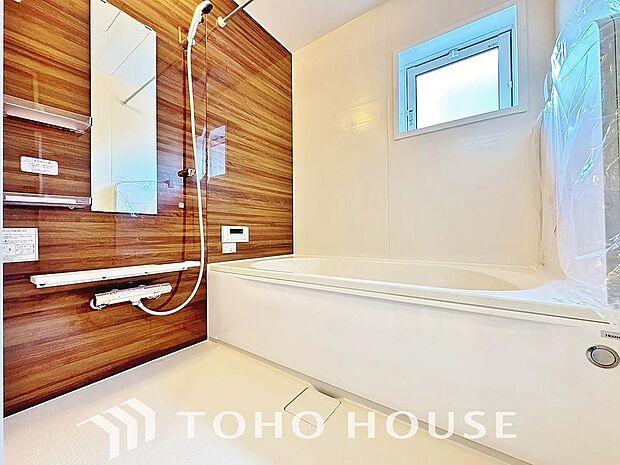 一日の疲れを癒すための心地よいバスタイムを演出する浴室はゆとりあるサイズを採用。