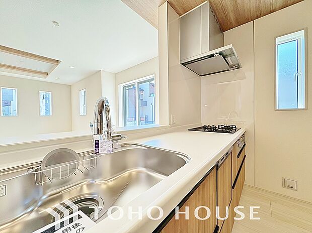 浄水と原水をボタン一つで切り替えられる浄水器一体型水洗。近年主流になりつつある人気の設備です。