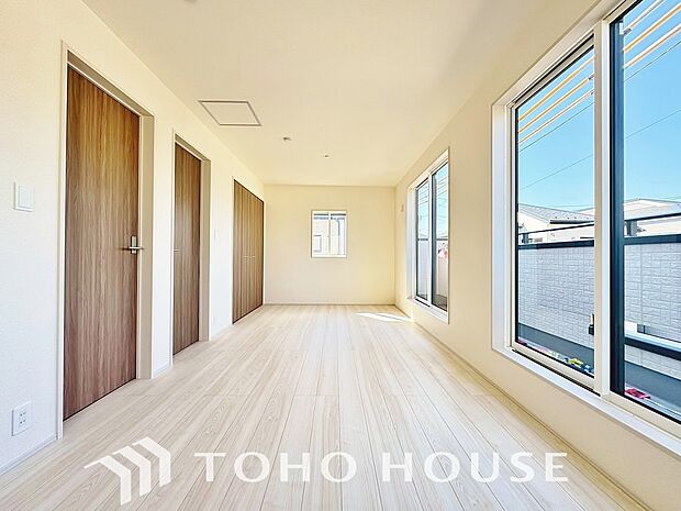 一日の疲れを癒やしてくれる主寝室。時を忘れて過ごす場所として過ごせるお部屋。