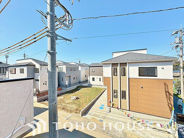 その豊かな眺望にふさわしい空間には、通風・採光にも優れ、心地よい光と風があふれています。