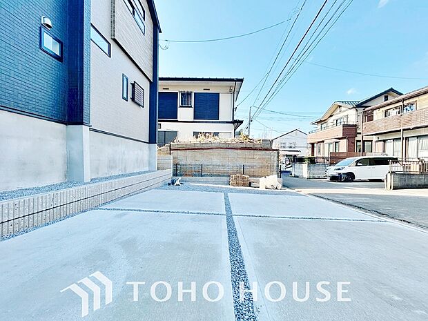 家のすぐ前に駐車場があるため、出入庫がスムーズで時間を気にせず快適にご利用いただけます。