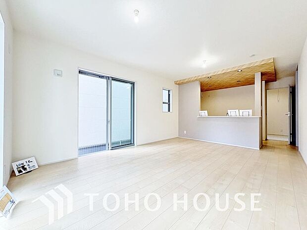 造りこんだ空間演出の妙が生み出す光と質のハーモニーはこの住宅のクオリティの良さを実感させてくれます。