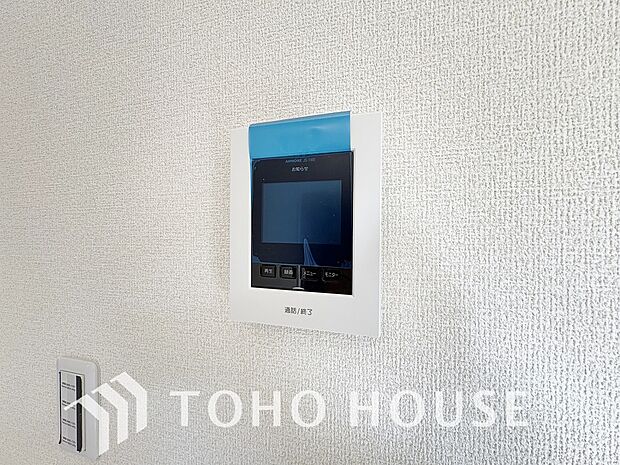 「見える安心」を実現するために、誰が訪れてもすぐにわかるようモニター付きインターホンを設置しました。