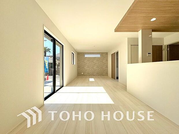 造りこんだ空間演出の妙が生み出す光と質のハーモニーはこの住宅のクオリティの良さを実感させてくれます。