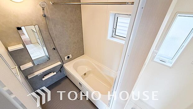 心地よいバスタイムを演出する浴室はゆとりあるサイズを採用。