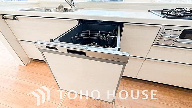 高温水や高圧水流を使う事で効率よく食器洗浄できます。殺菌効果も高いので哺乳瓶等を洗う際にも便利です。