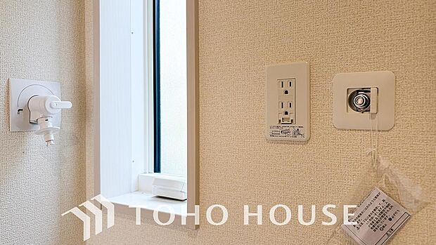 洗面室の洗濯機置場にはガスコンセントが標準装備されておりますので都市ガス用の衣類乾燥機が設置可能。