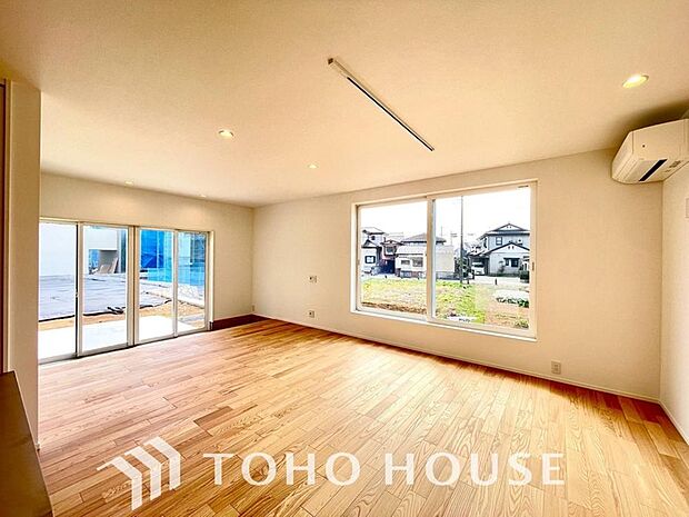 造りこんだ空間演出の妙が生み出す光と質のハーモニーはこの住宅のクオリティの良さを実感させてくれます。