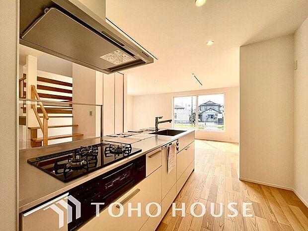 お料理の上手な方が、独壇場でお料理の腕を披露するスタイルに向いているキッチンです。