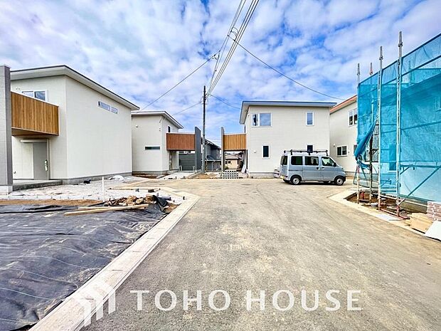 物件の陽当りや通風・仕様設備やお部屋の大きさの比較、近隣・周辺環境や街並みなど、資料には掲載していない情報が現地にはたくさんあります。 是非一度、現地をご確認ください。