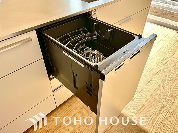 高温水や高圧水流を使う事で効率よく食器洗浄できます。殺菌効果も高いので哺乳瓶等を洗う際にも便利です。