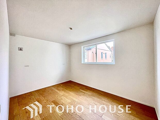 一日の疲れを癒やしてくれる主寝室。時を忘れて過ごす場所として過ごせるお部屋。