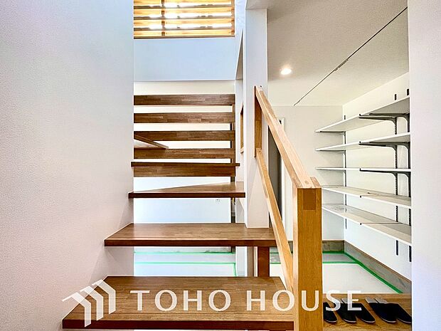 住まう方でカスタマイズしていただけるシンプルなデザインの内装。ご自身で素敵な空間を創り上げられます。